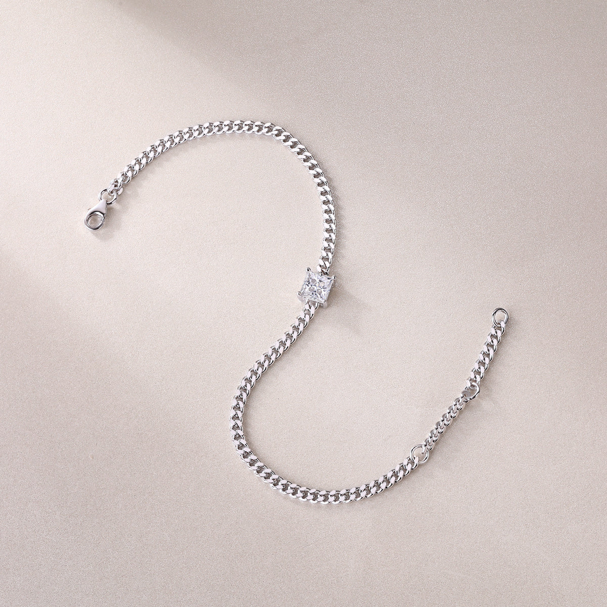 Steadfast Glow – Silver Moissanite Bracelet