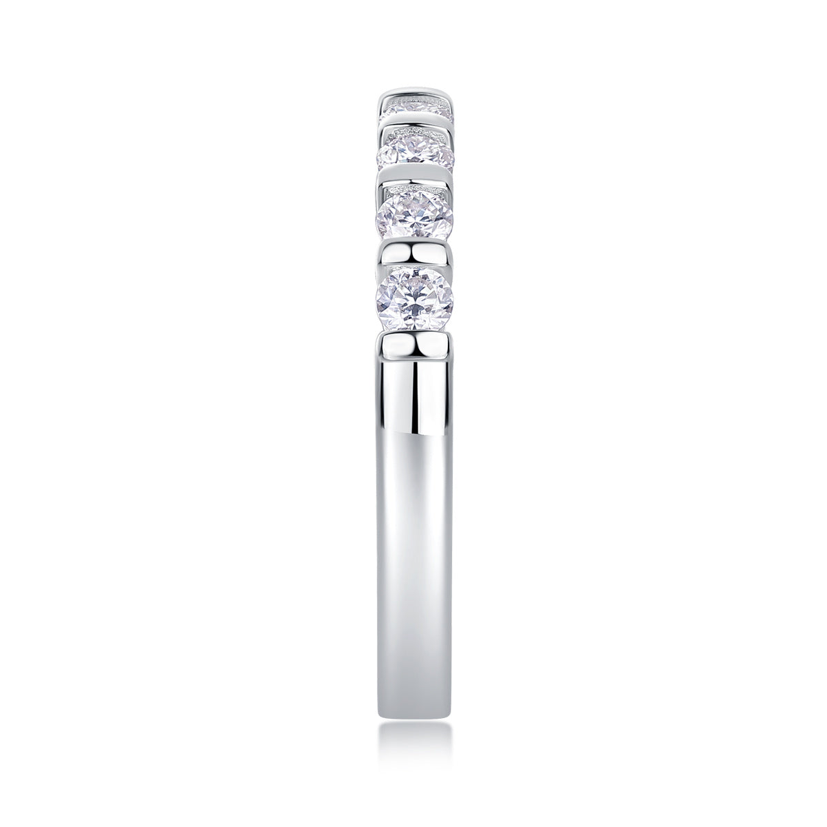 Luminous Elegance – Moissanite Silver Ring