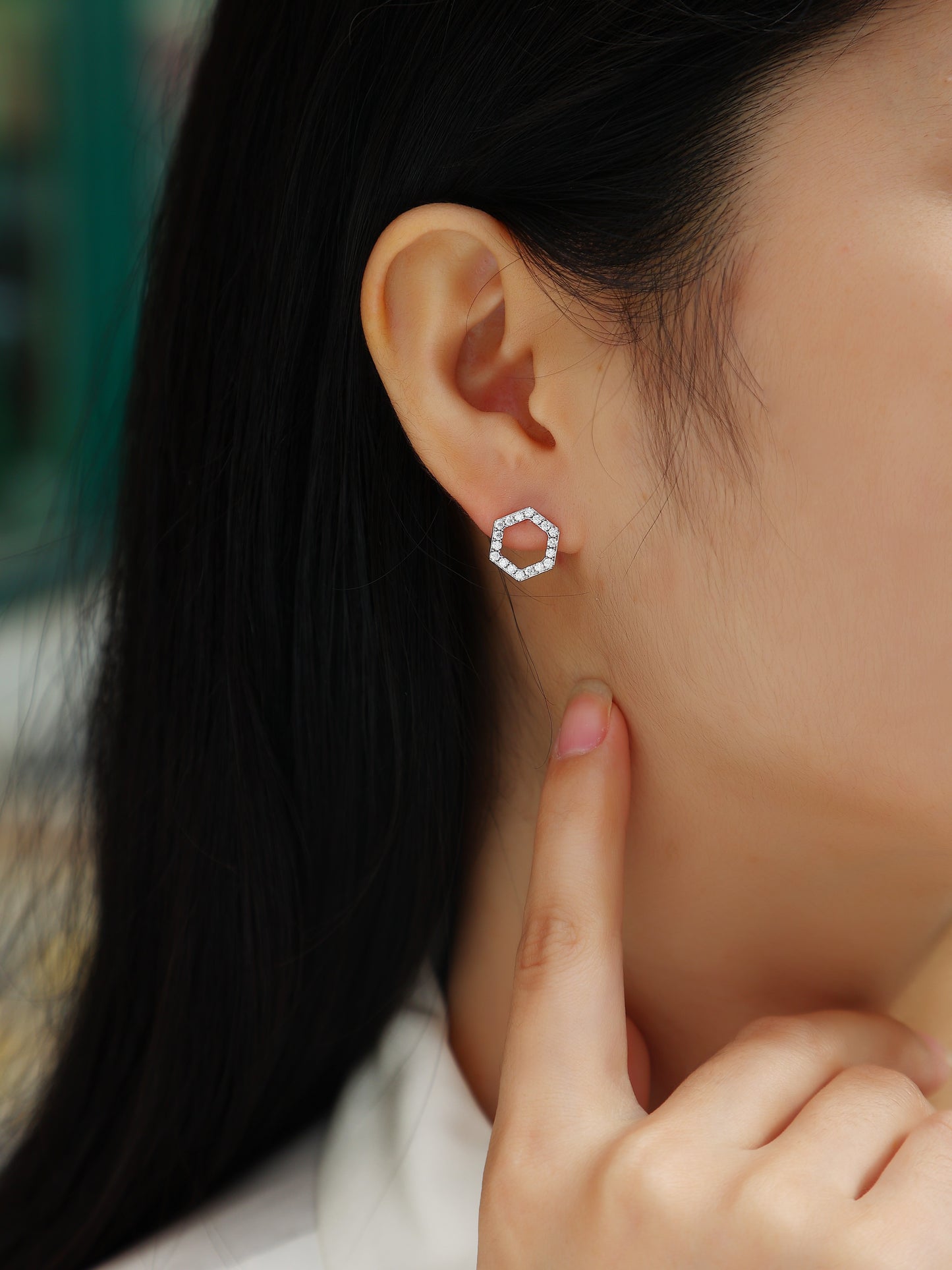 Future Glow – Moissanite Silver Stud Earrings