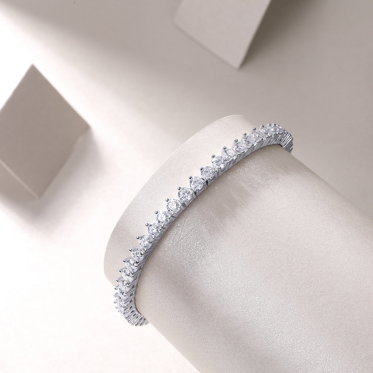 Radiant Halo – Silver Moissanite Bracelet