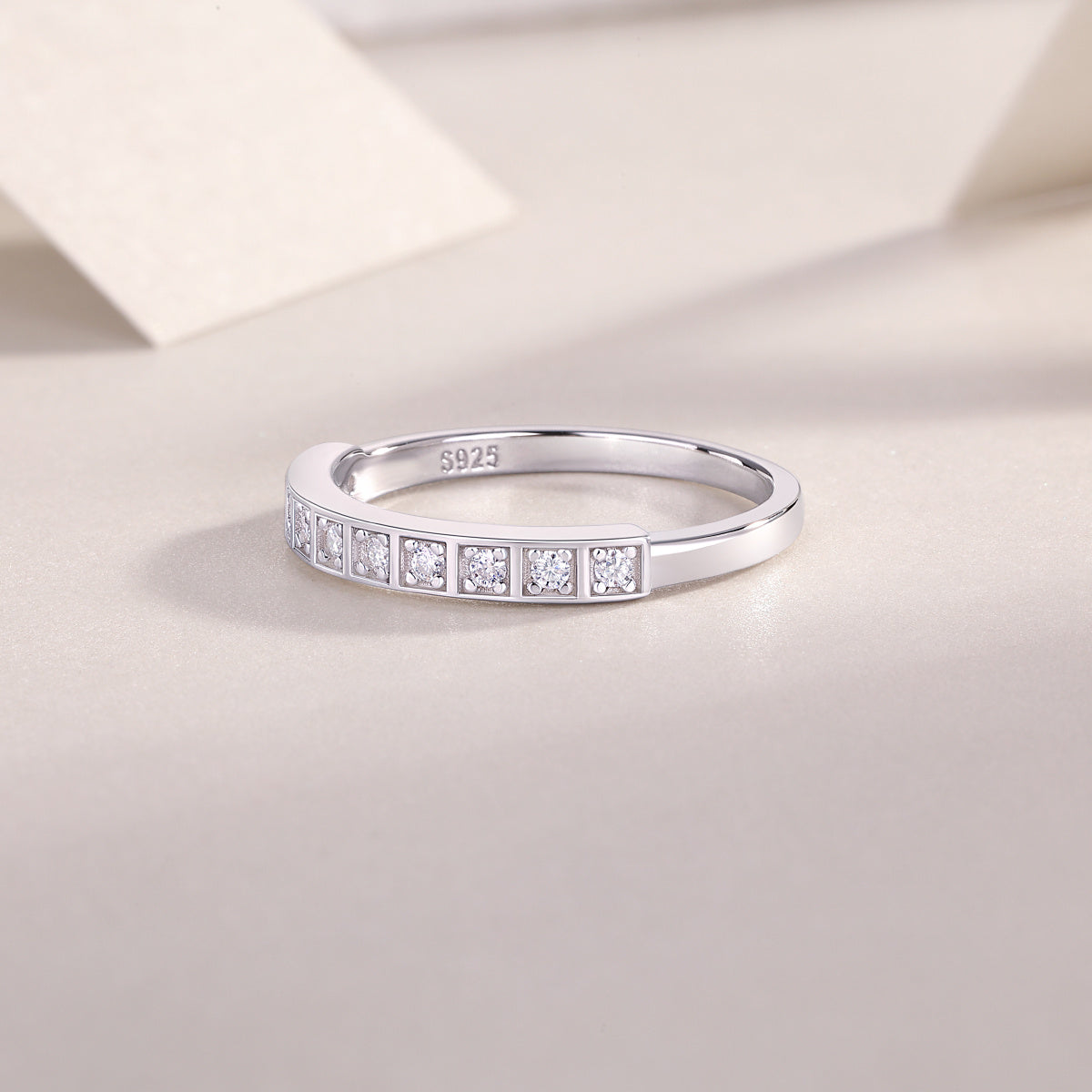 Brilliant Elegance – Moissanite Silver Ring