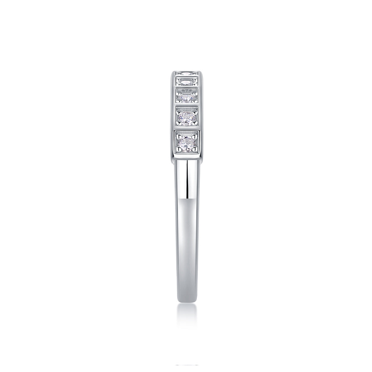 Brilliant Elegance – Moissanite Silver Ring