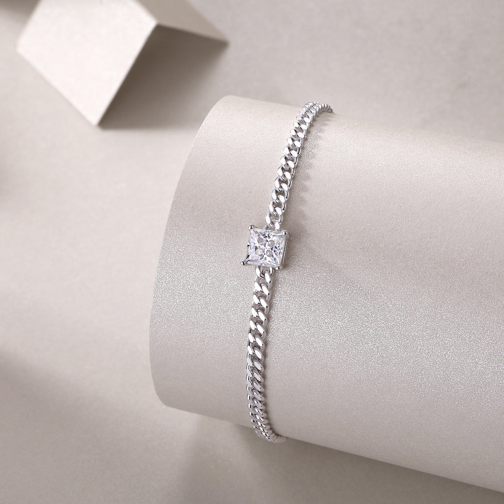 Steadfast Glow – Silver Moissanite Bracelet