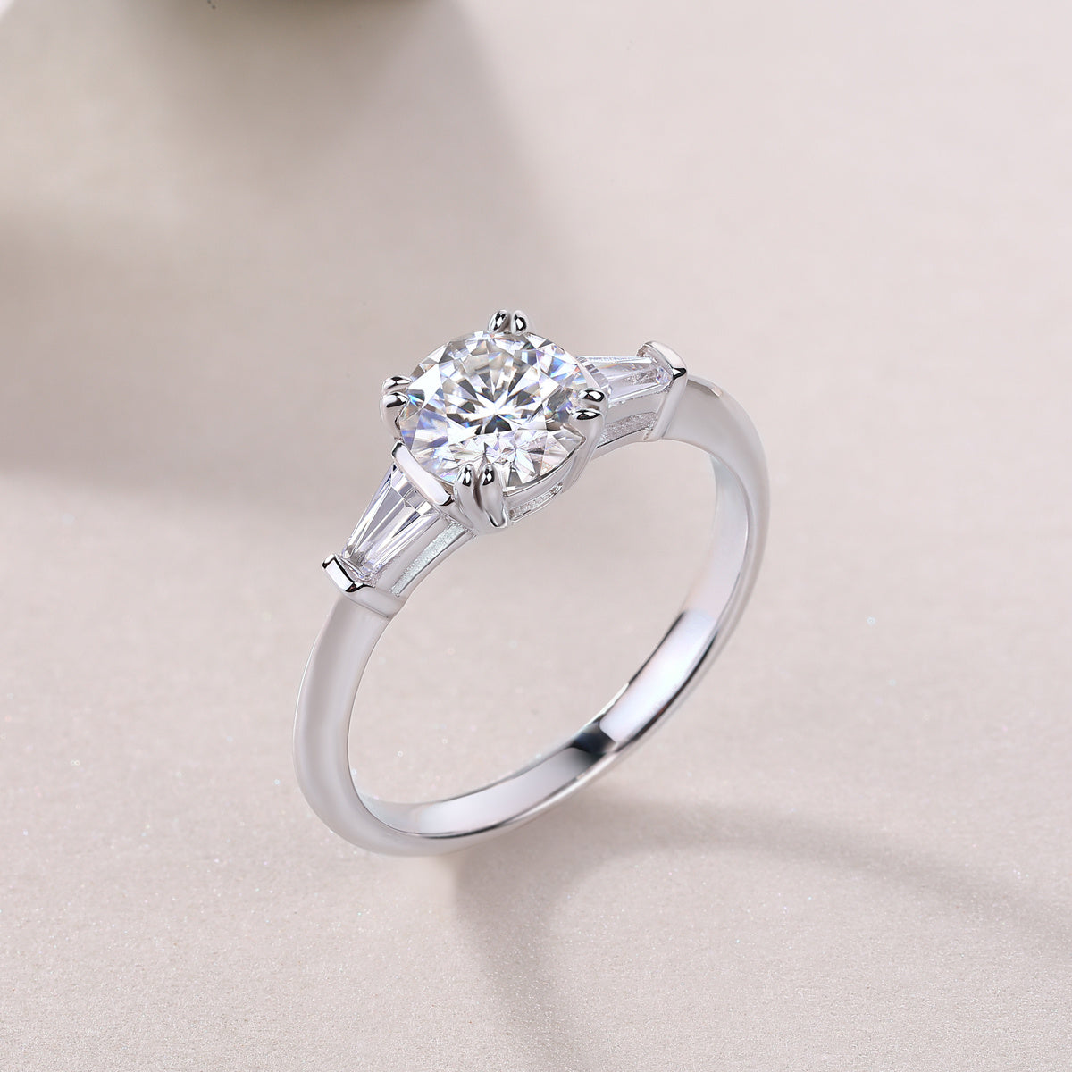 Forever Radiance – Moissanite Silver Wedding Ring