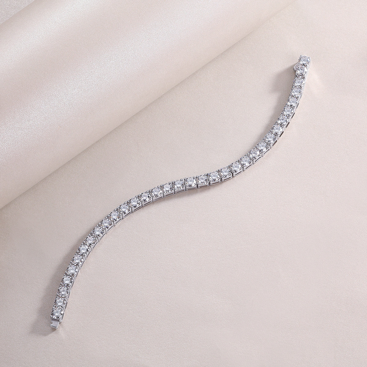 Cosmic Embrace – Silver Moissanite Bracelet