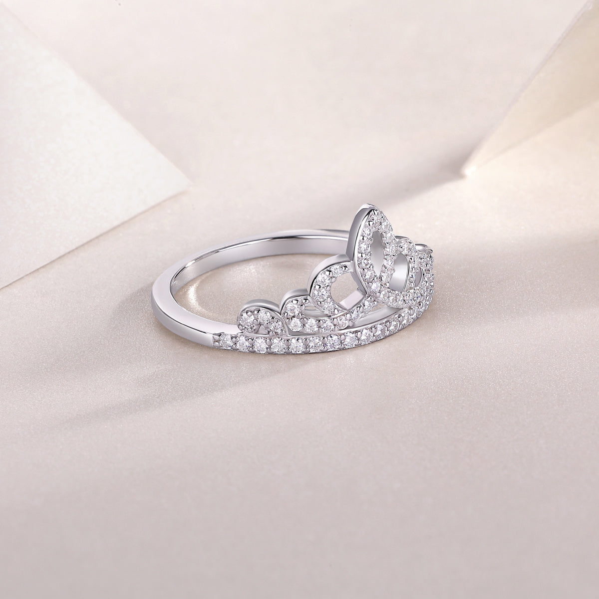 Regal Radiance – Moissanite Silver Crown Ring