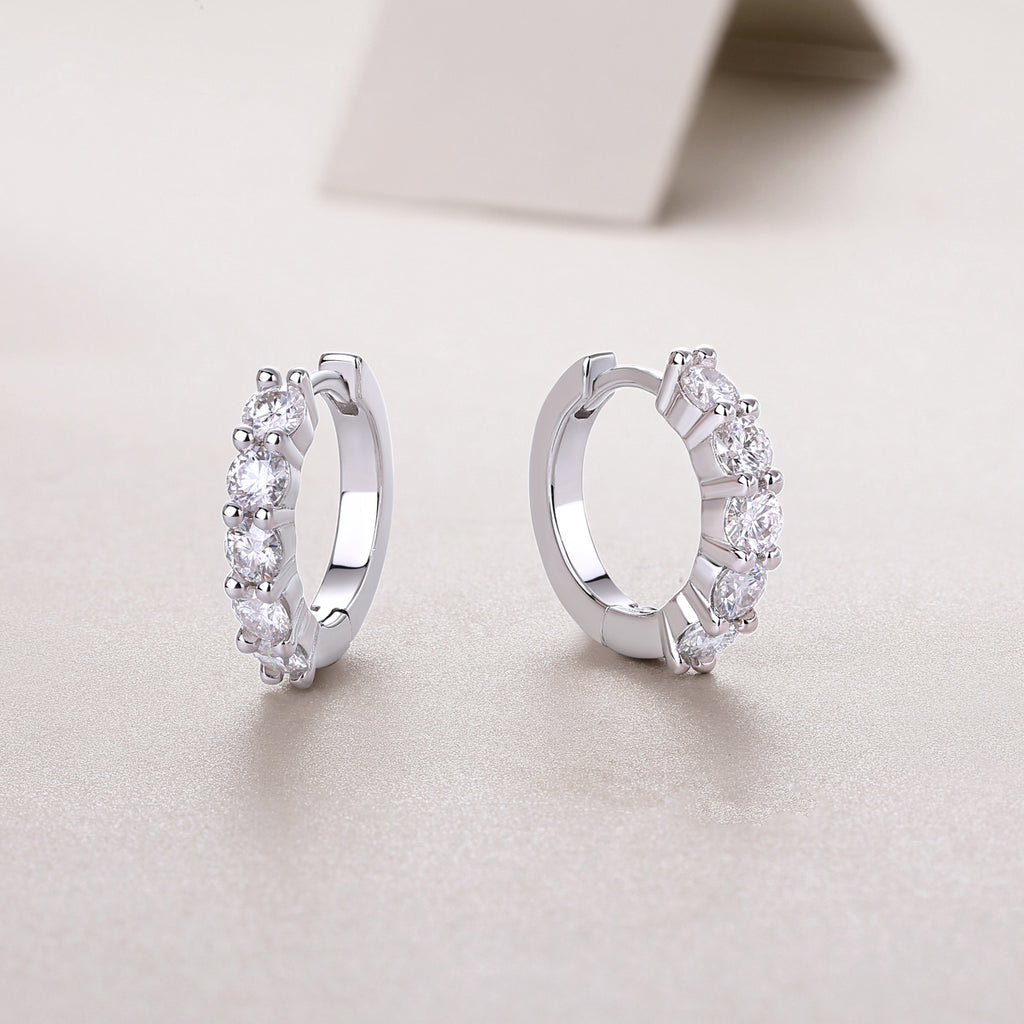 Radiant Glow – Moissanite Silver Stud Earrings