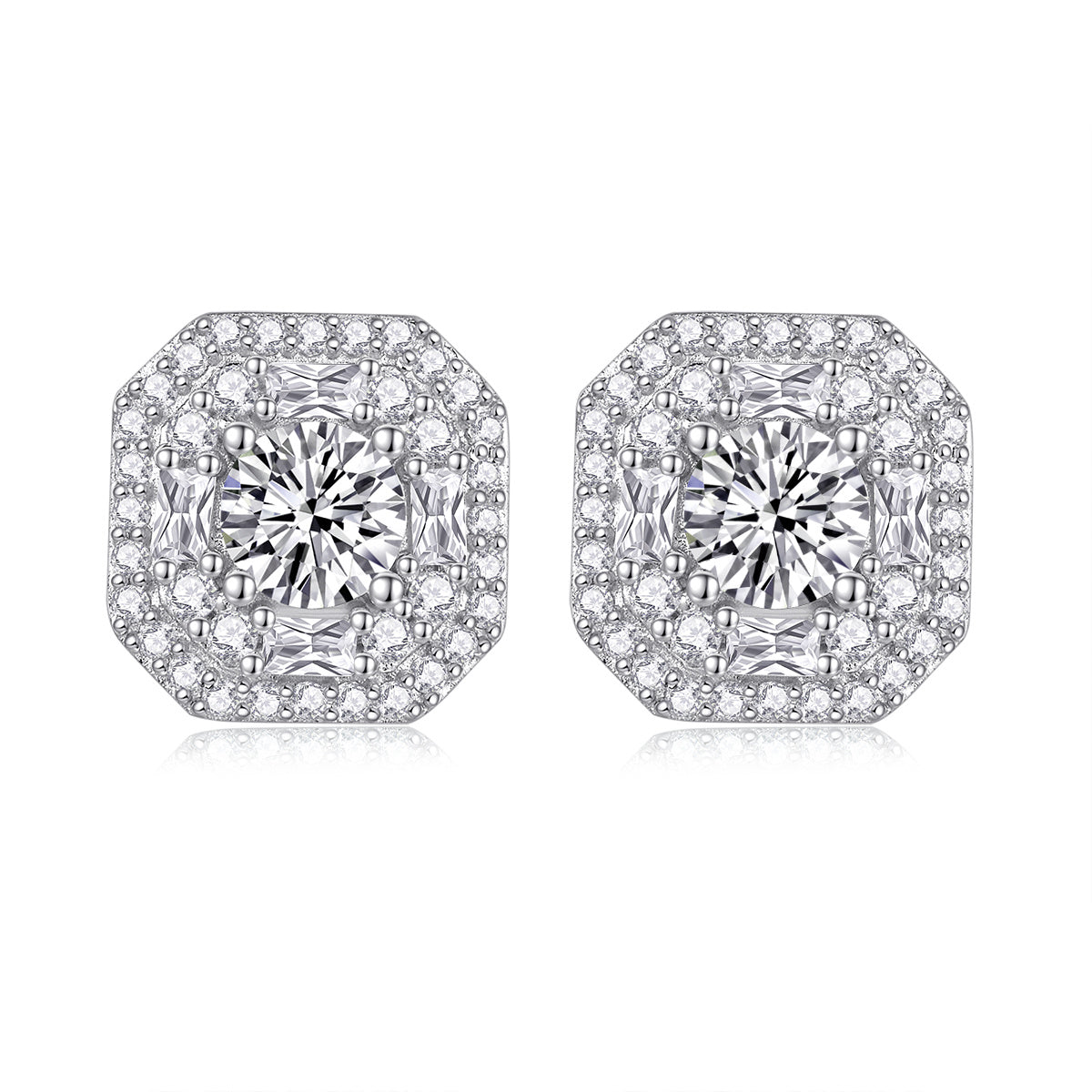 Radiant Luxe – Moissanite Silver Stud Earrings