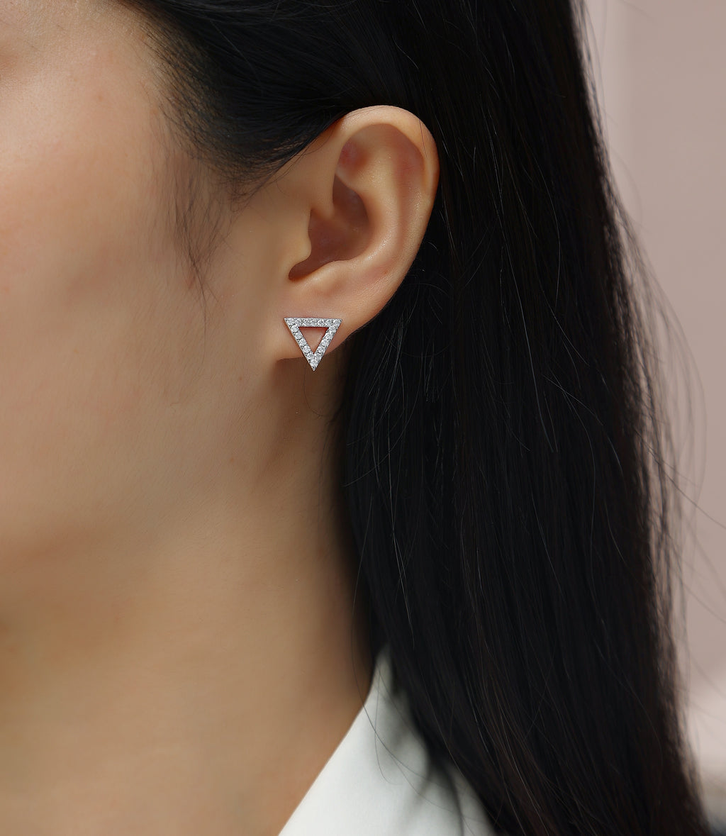 Timeless Spark – Moissanite Silver Stud Earrings