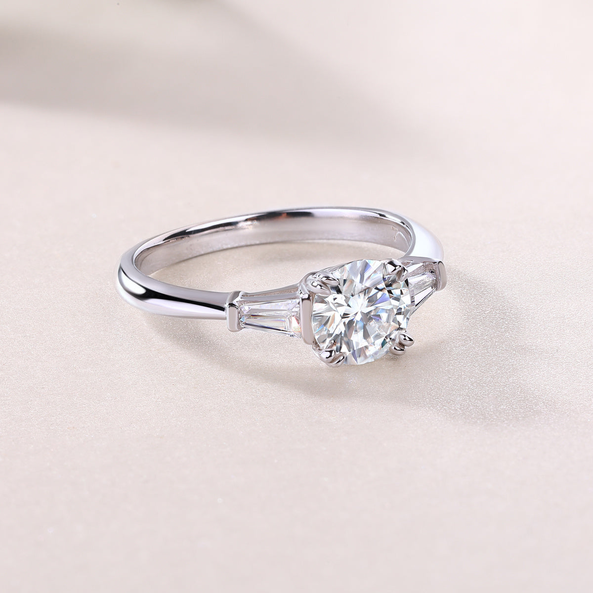 Forever Radiance – Moissanite Silver Wedding Ring