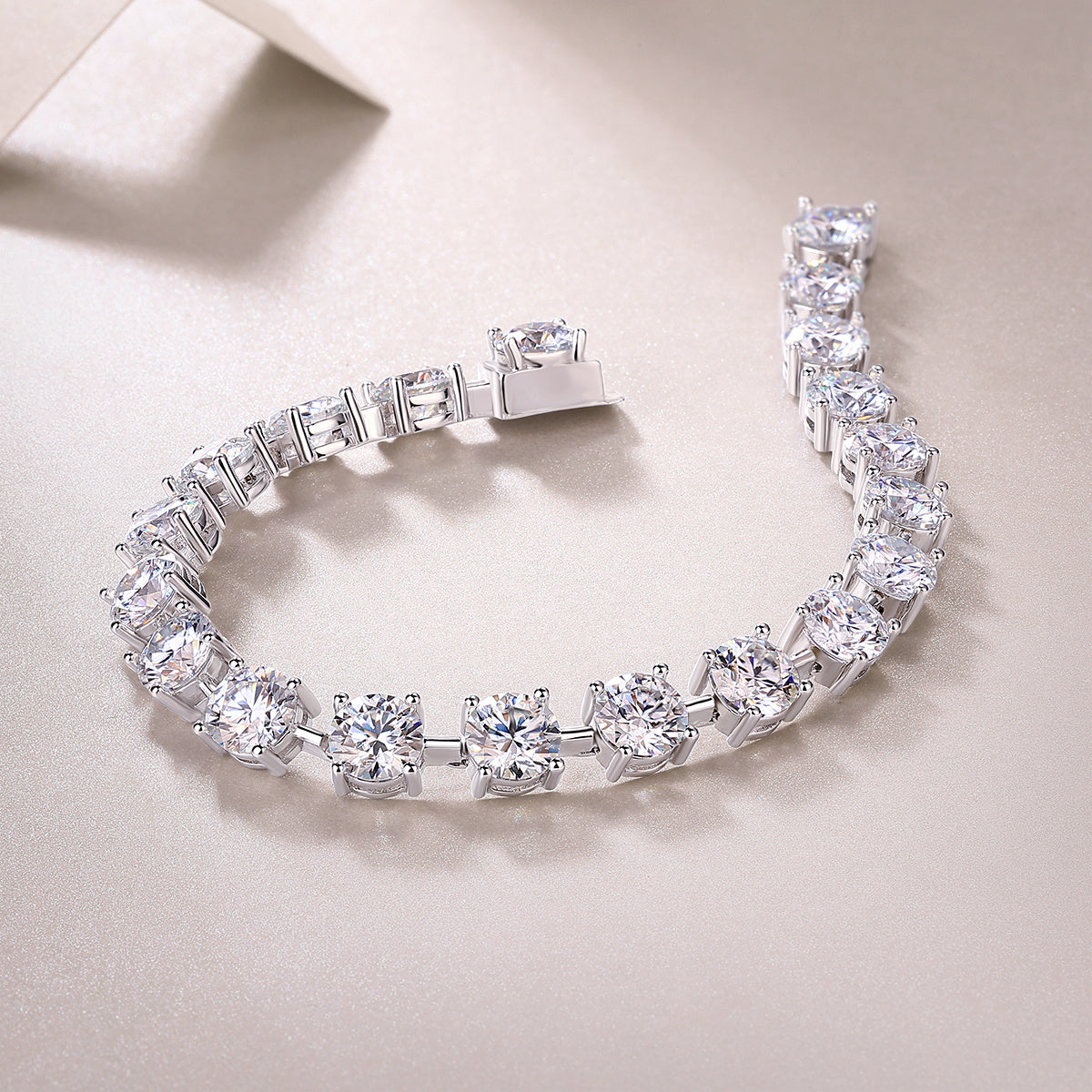 Eternal Moment – Silver Moissanite Bracelet
