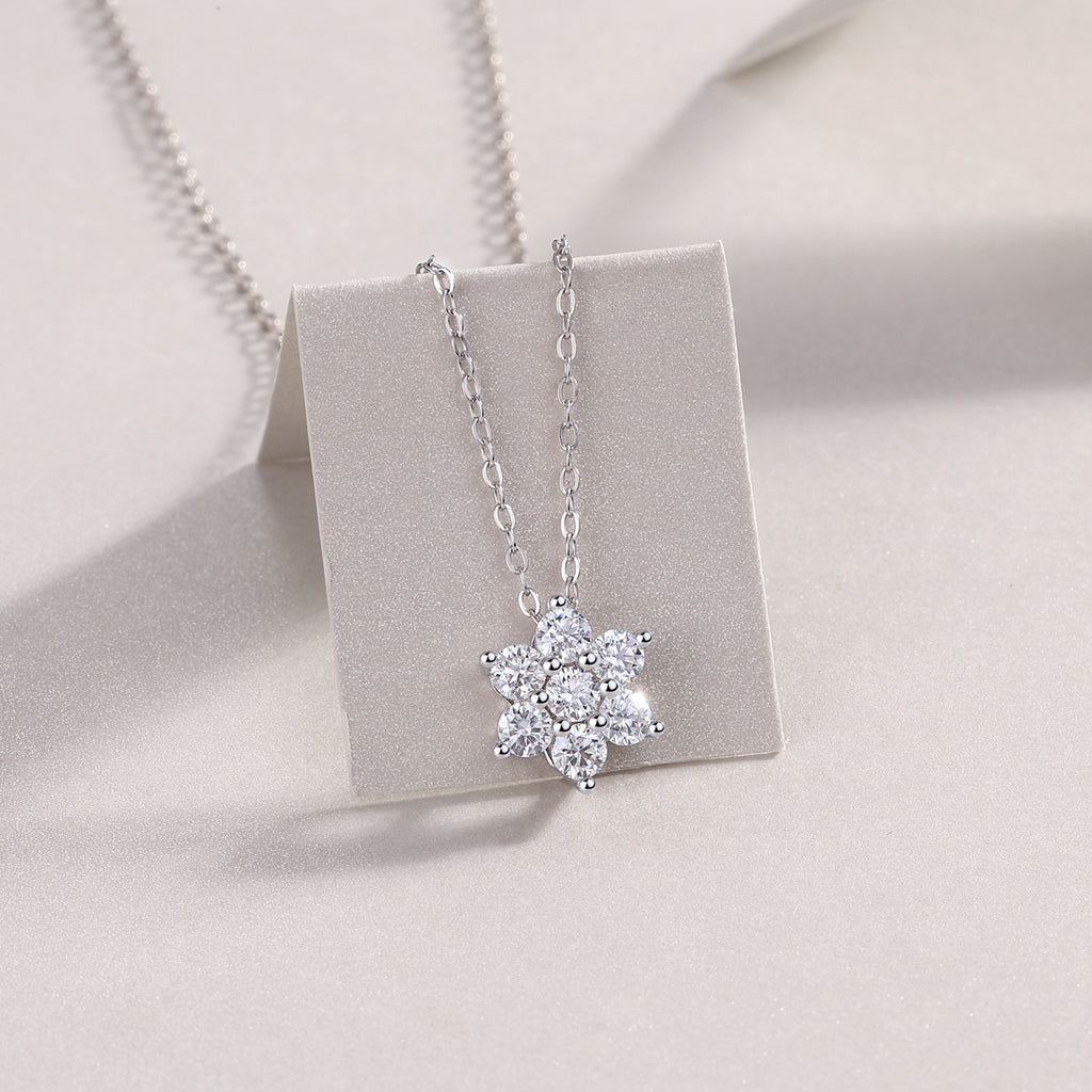 Snowflakes Fluttering - A Fashionable And Luxurious Diamond Jewelry Pendant Set With Moissanite S925 Sterling Silver And Platinum Plating