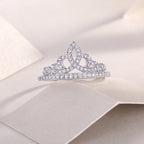 Regal Radiance – Moissanite Silver Crown Ring