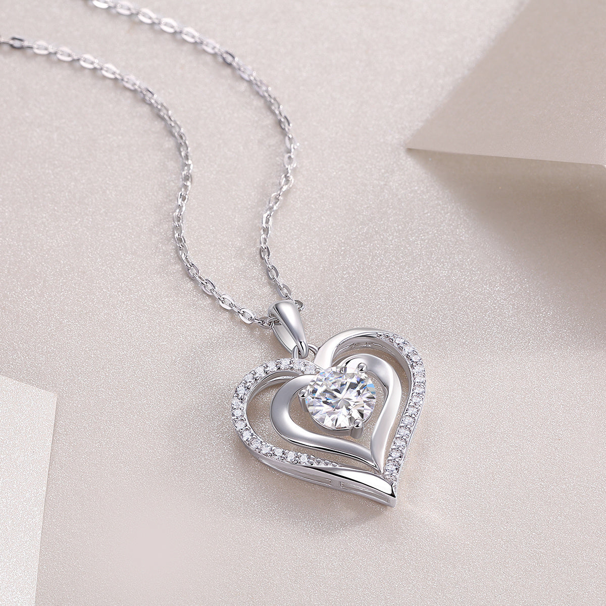 Heart-to-heart Connection - A Fashionable And Luxurious Diamond Jewelry Pendant Set With 1-carat Moissan Diamond S925 Sterling Silver And Platinum Plating