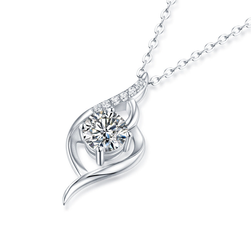 Starlit Skyline – Moissanite Silver Pendant Necklace