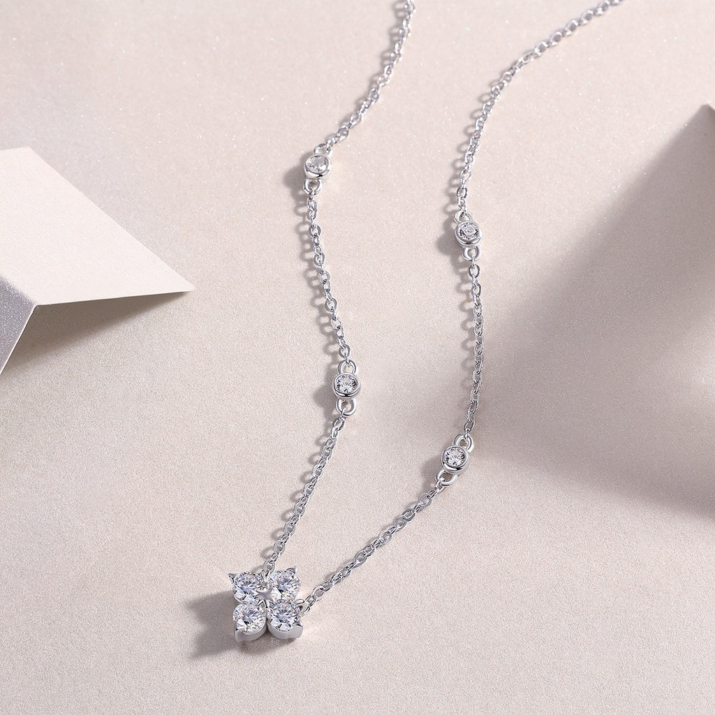 Sweetheart Halo - A Fashionable And Luxurious Diamond Jewelry Pendant Set With 2-carat Moissanite S925 Sterling Silver And Platinum Plating