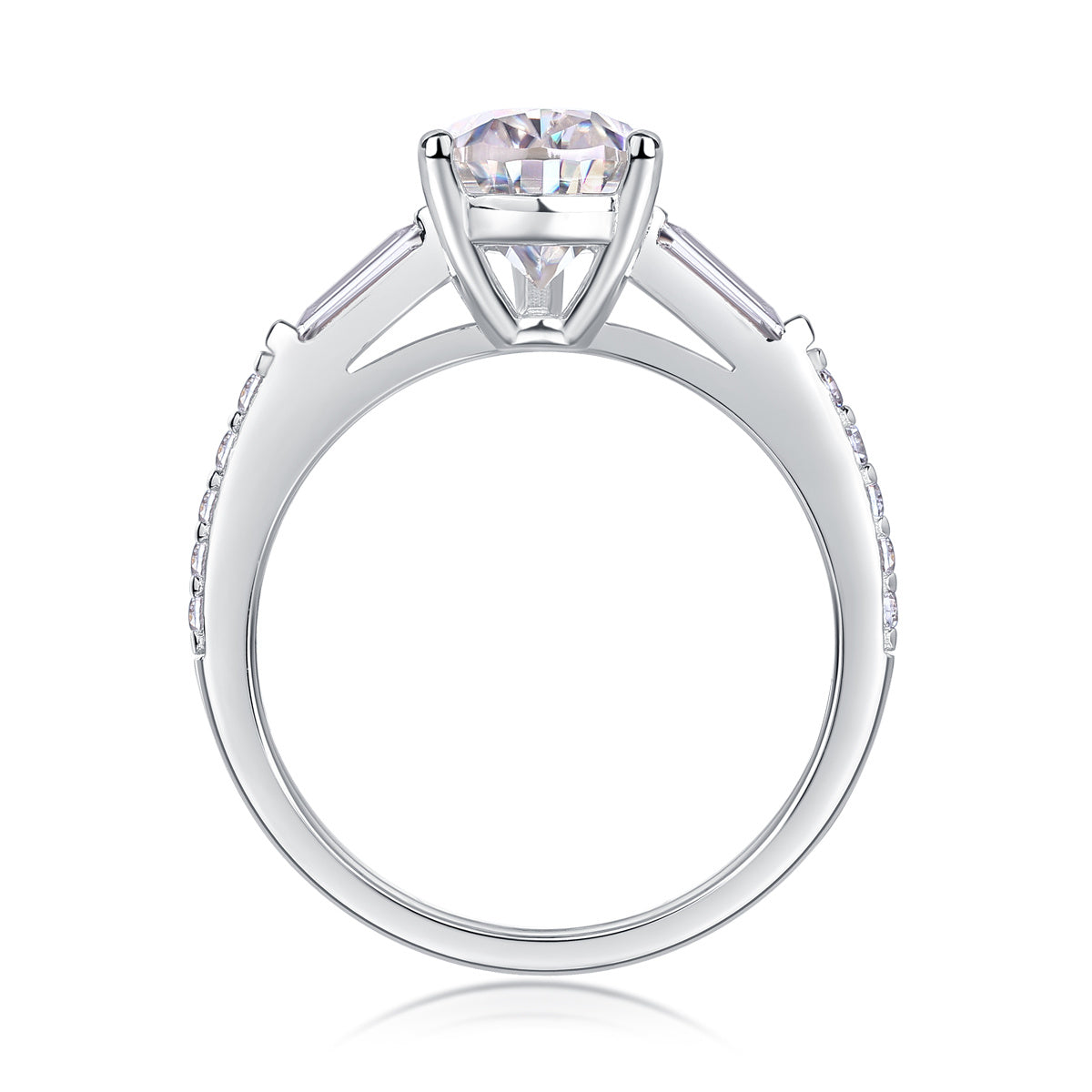 Radiant Majesty – Moissanite Silver Ringa