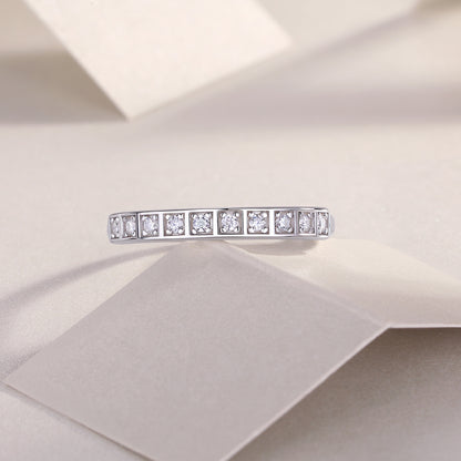 Brilliant Elegance – Moissanite Silver Ring