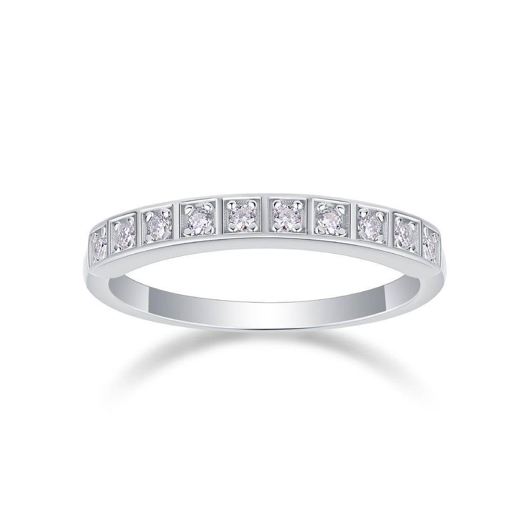 Brilliant Elegance – Moissanite Silver Ring