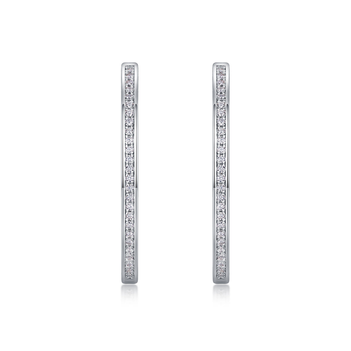 Sparkling Elegance – Moissanite Silver Stud Earrings