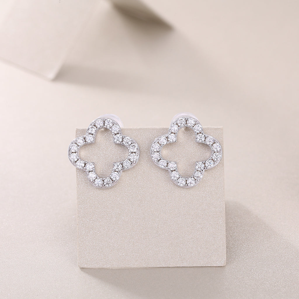 Elegant Shine – Moissanite Sterling Silver Stud Earrings